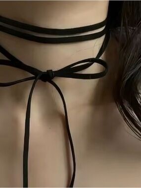 138- Total Items, Women’s Assorted Chokers